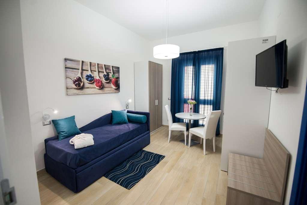 Karma Resort Venetico Cameră foto